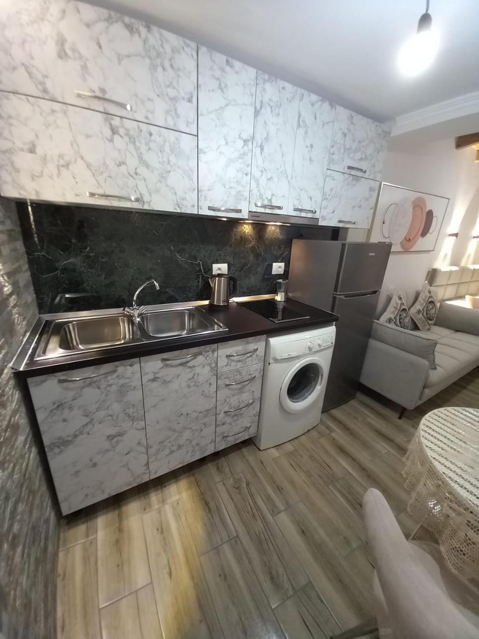 Villa Heljos Apartaments Vlorë Εξωτερικό φωτογραφία